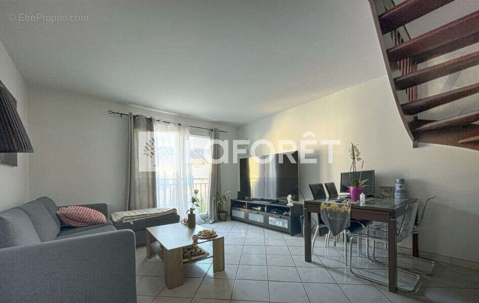 Appartement à LA QUEUE-EN-BRIE
