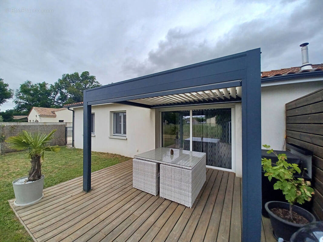 Maison à AMBARES-ET-LAGRAVE