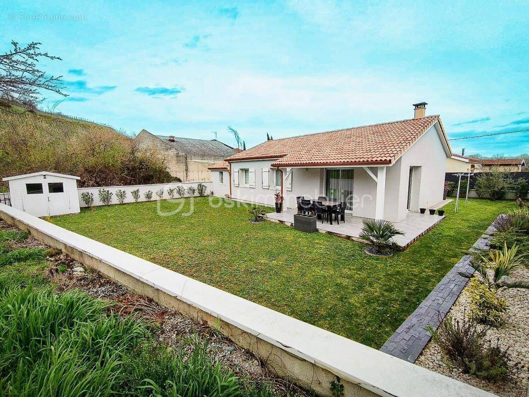 Maison à LIMONY
