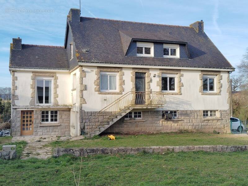 Maison à LOCMINE