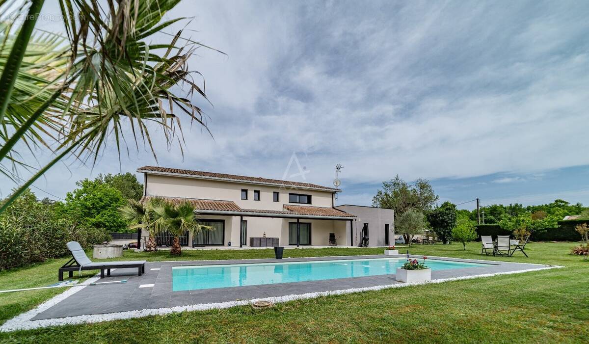Maison à PECHBONNIEU