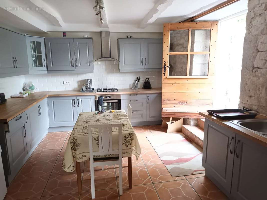 Maison à MONTAIGU-DE-QUERCY