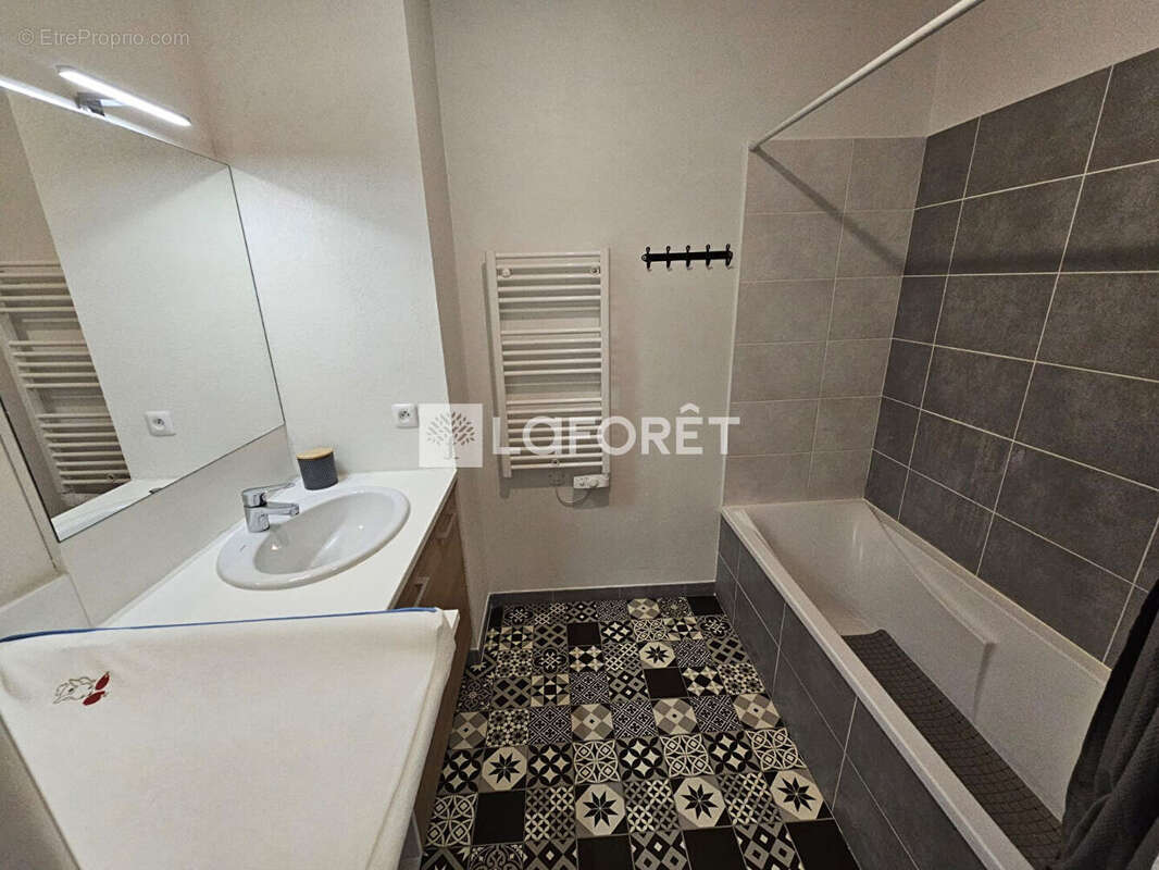 Appartement à JUVIGNAC