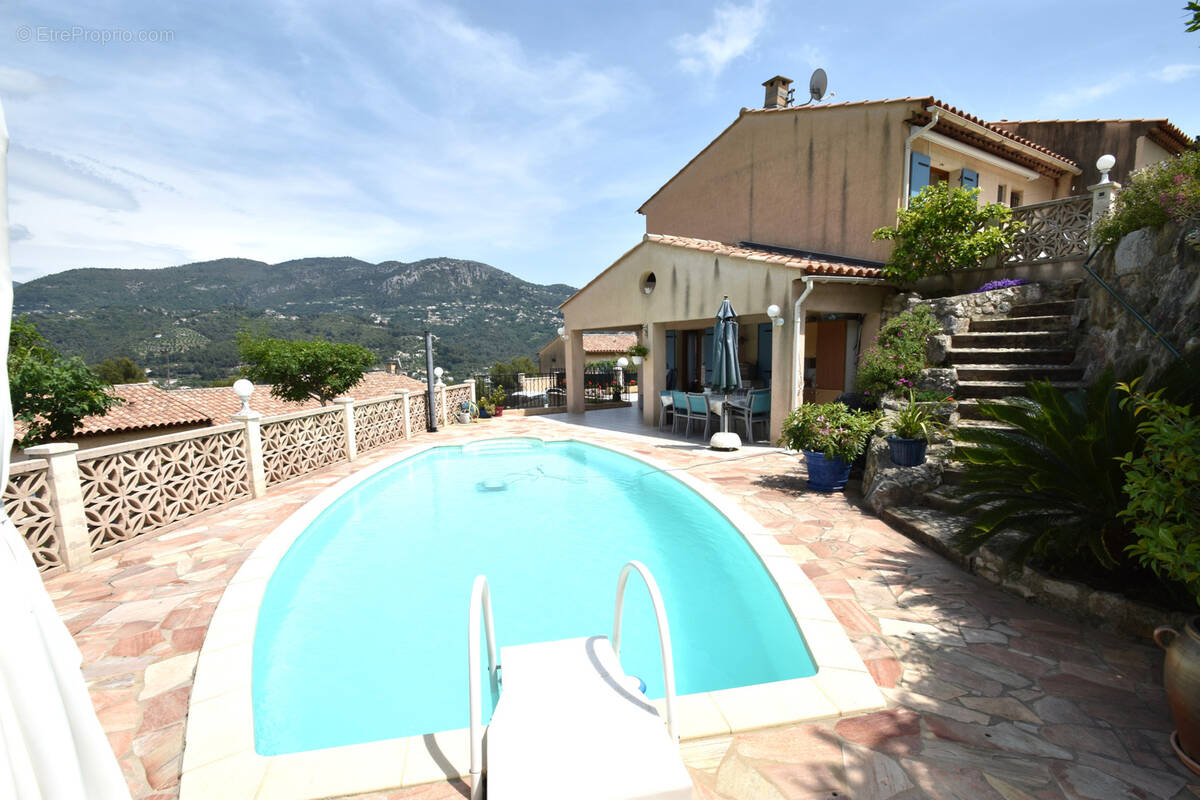 Maison à CARROS