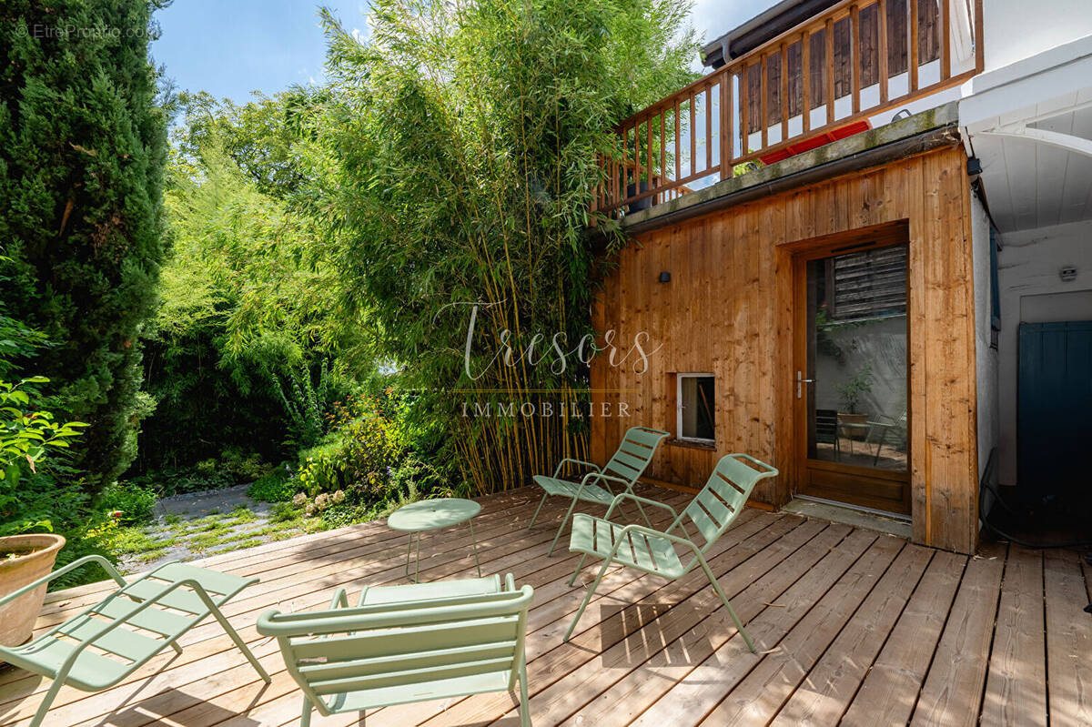 Appartement à PRINGY