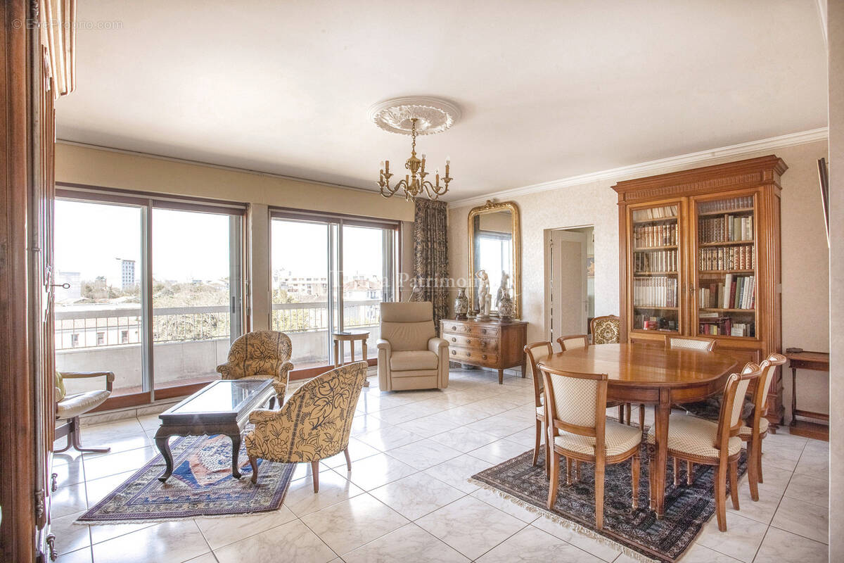 Appartement à BORDEAUX