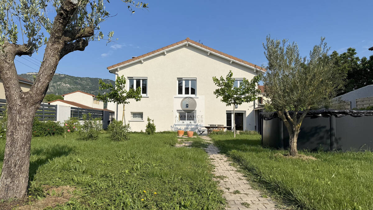 Maison à GUILHERAND-GRANGES