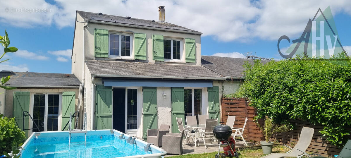 Maison à SAVIGNY-LE-TEMPLE