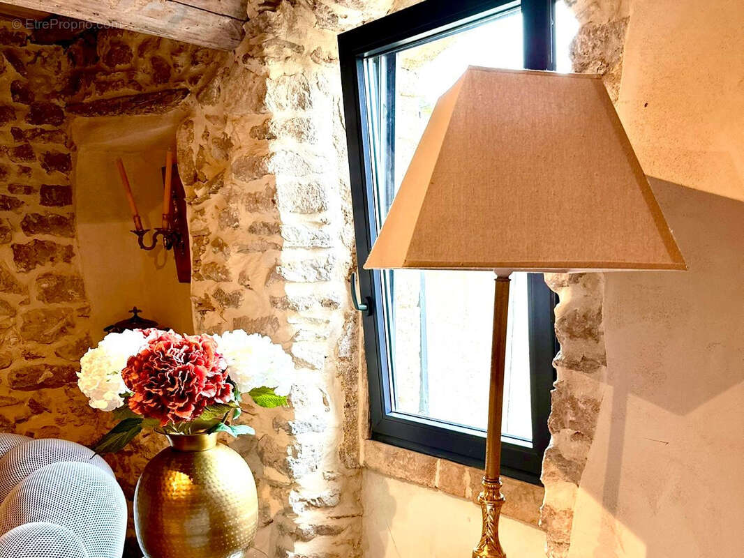 Maison à COLLIAS