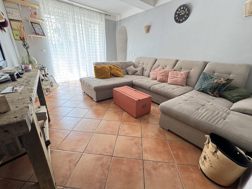 Maison à VINON-SUR-VERDON