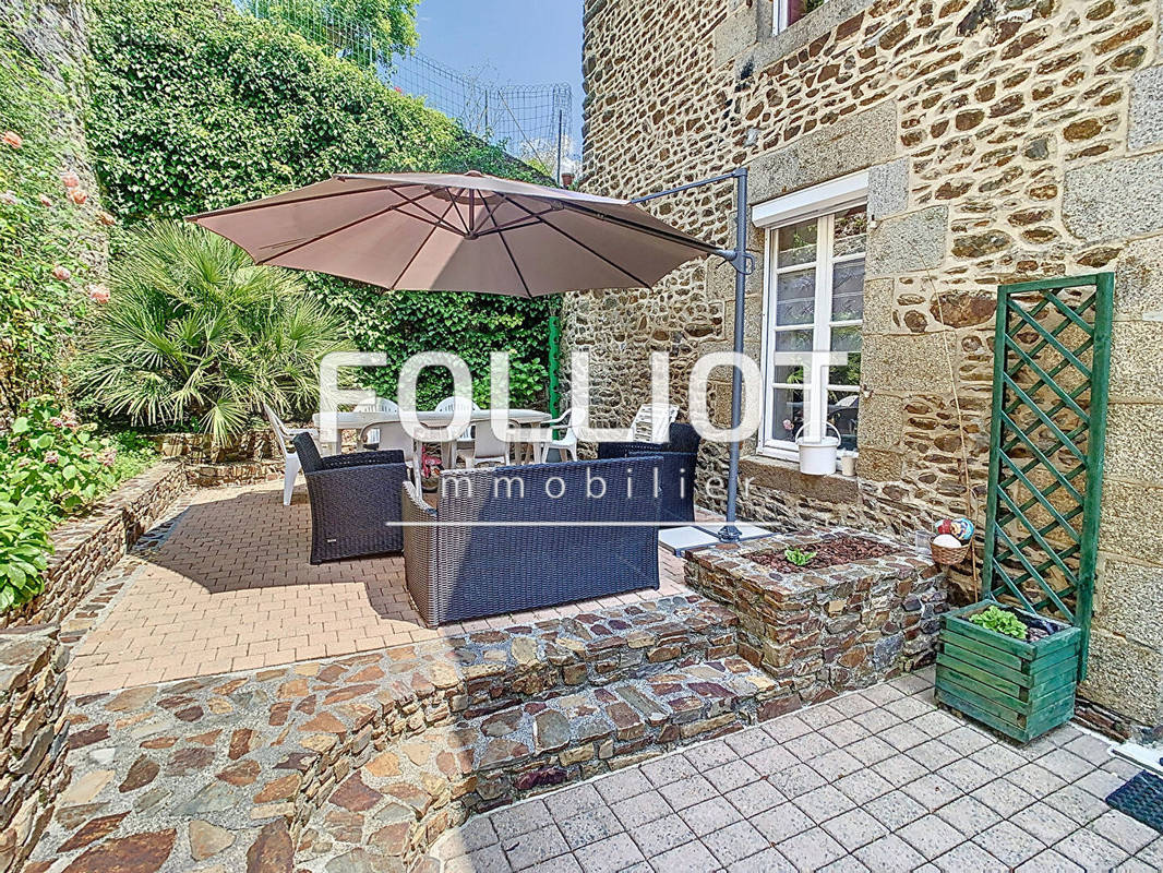 Maison à FOUGERES