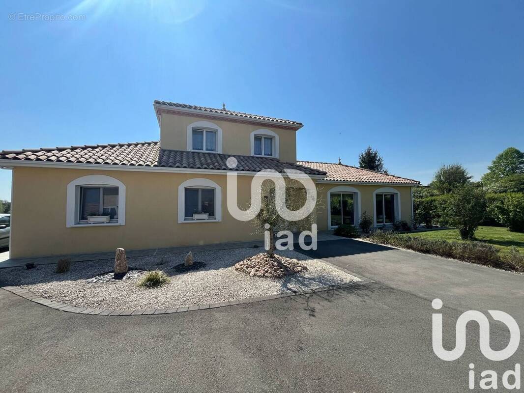 Photo 1 - Maison à AIRE-SUR-LA-LYS