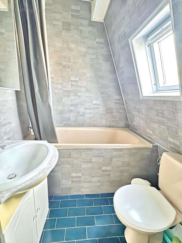 Appartement à PARIS-10E