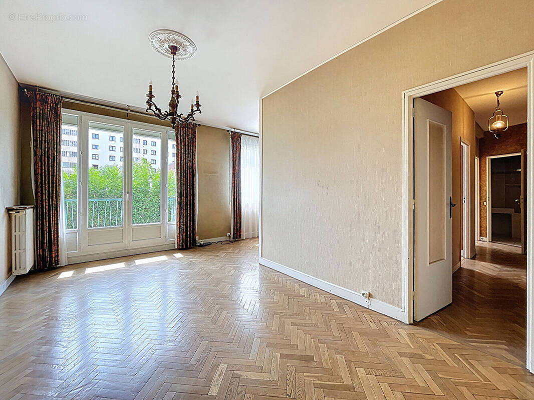 Appartement à CHATILLON