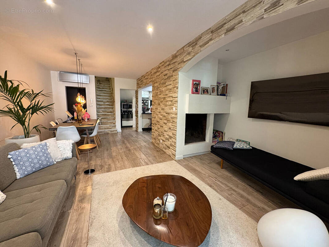 Appartement à SAINT-CYR-SUR-MER