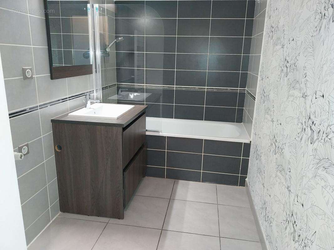 Appartement à MAUGUIO