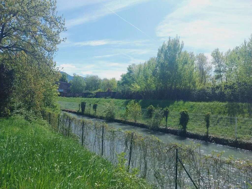 Terrain à LE PONT-DE-CLAIX