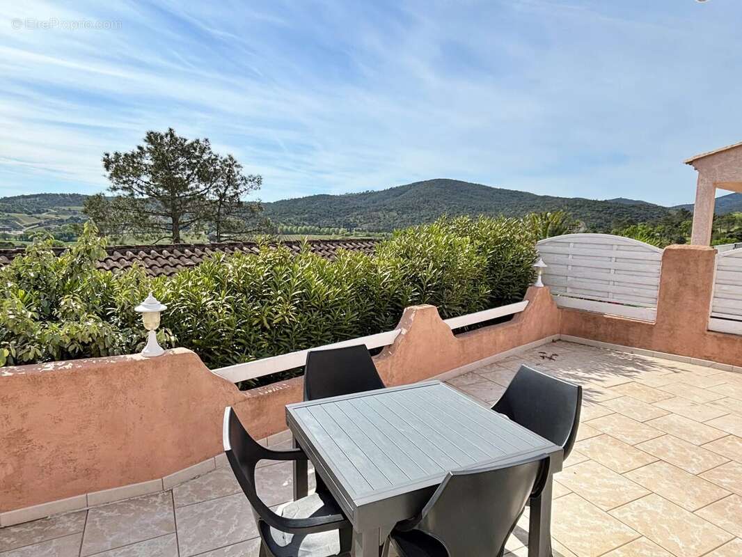 Maison à ROQUEBRUNE-SUR-ARGENS
