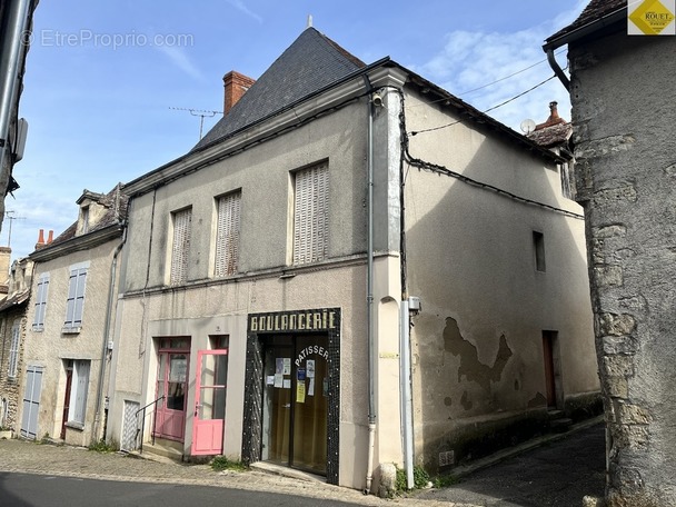 Maison à ANGLES-SUR-L&#039;ANGLIN