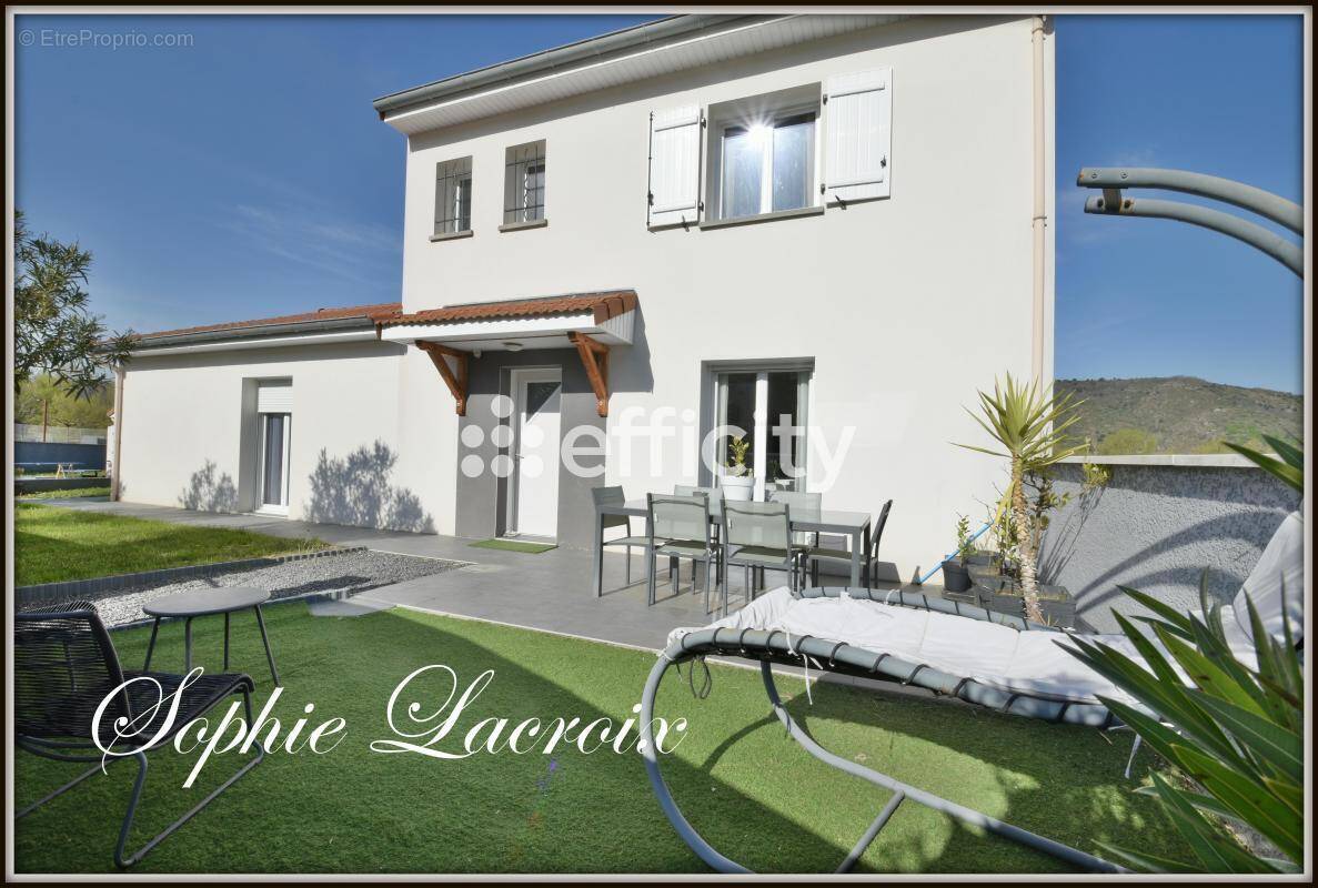 Maison à LAVEYRON