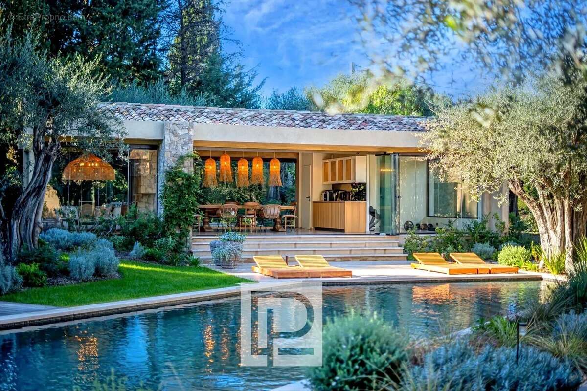 Maison à MOUGINS