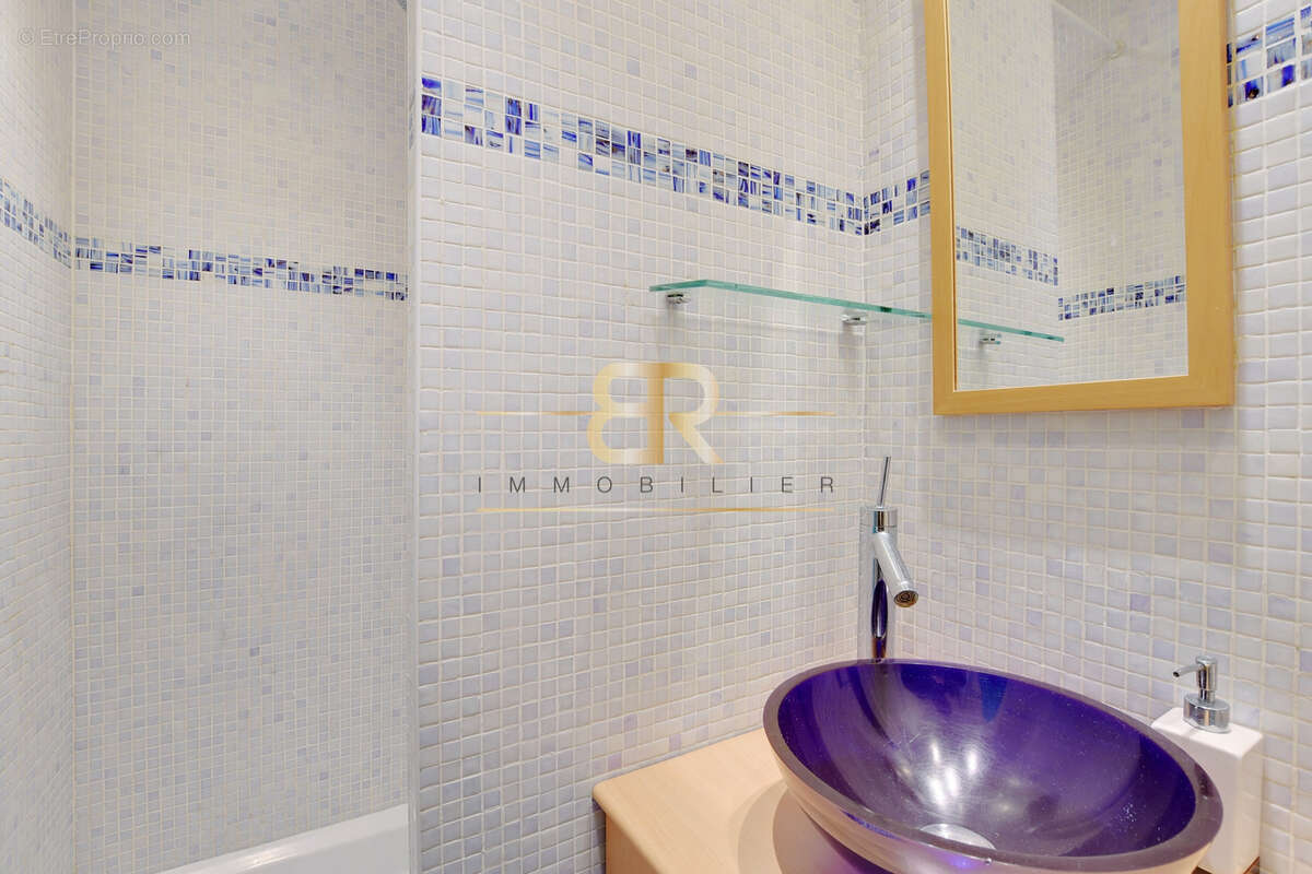 Appartement à PARIS-1E