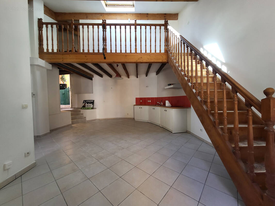 Maison à SOLLIES-TOUCAS