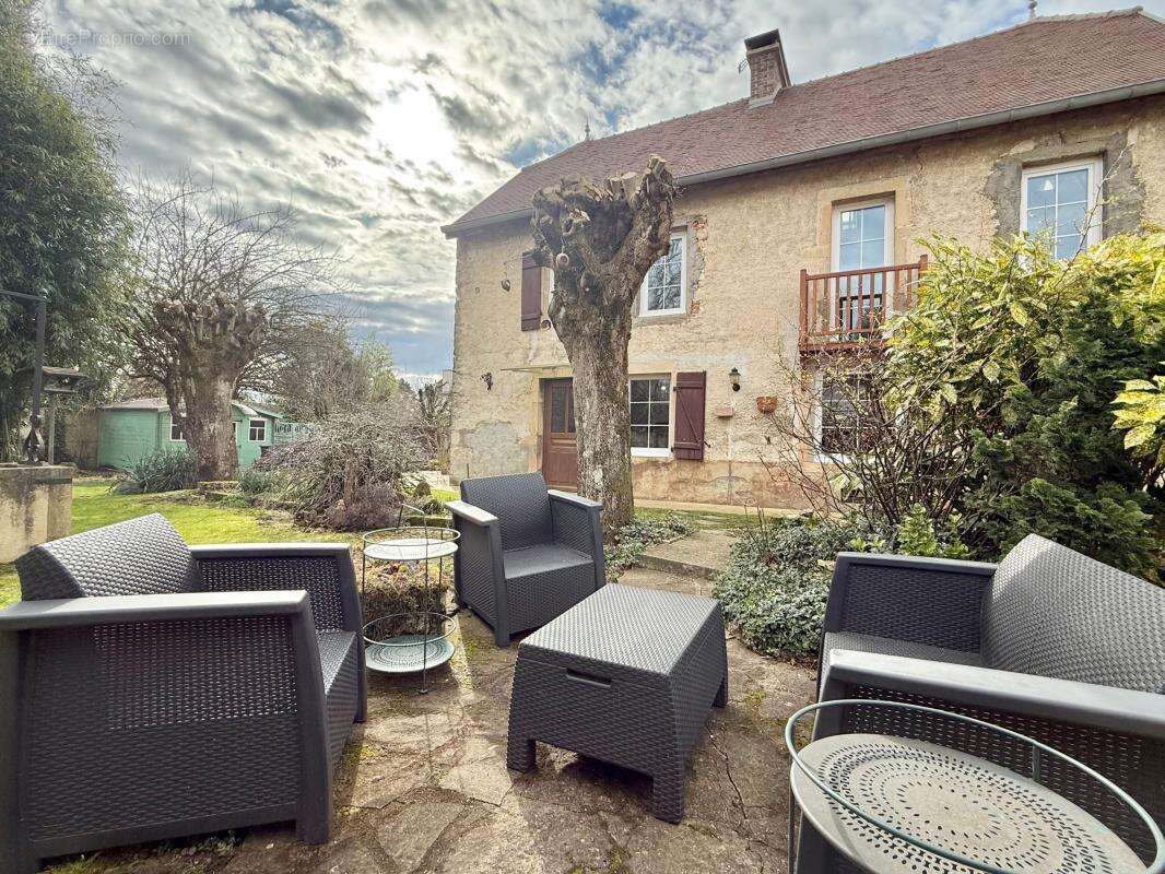 Maison à ARC-SUR-TILLE