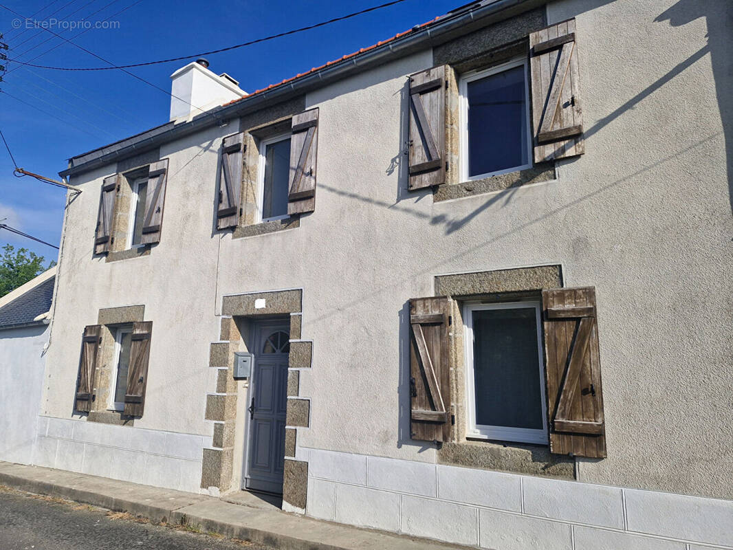 Maison à SAINT-PABU
