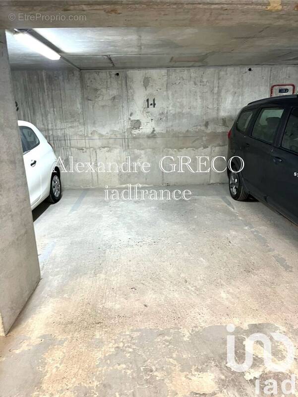 Photo 1 - Parking à ASNIERES-SUR-SEINE