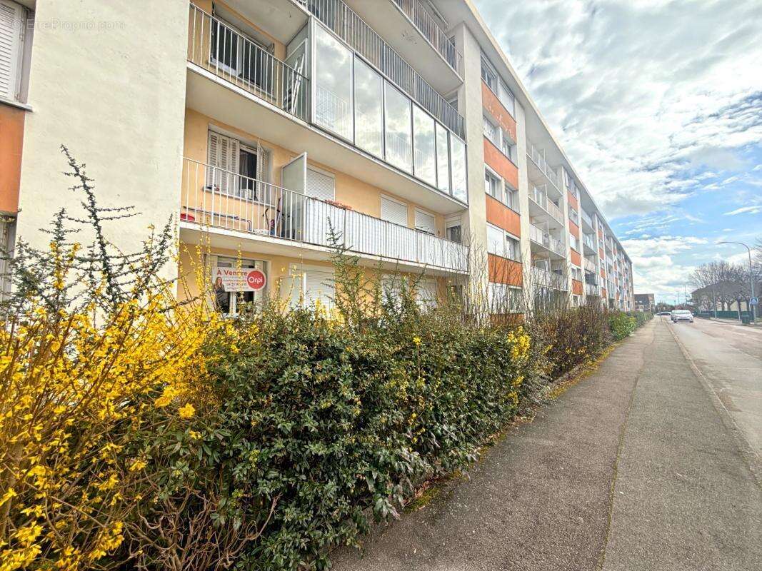 Appartement à CHENOVE