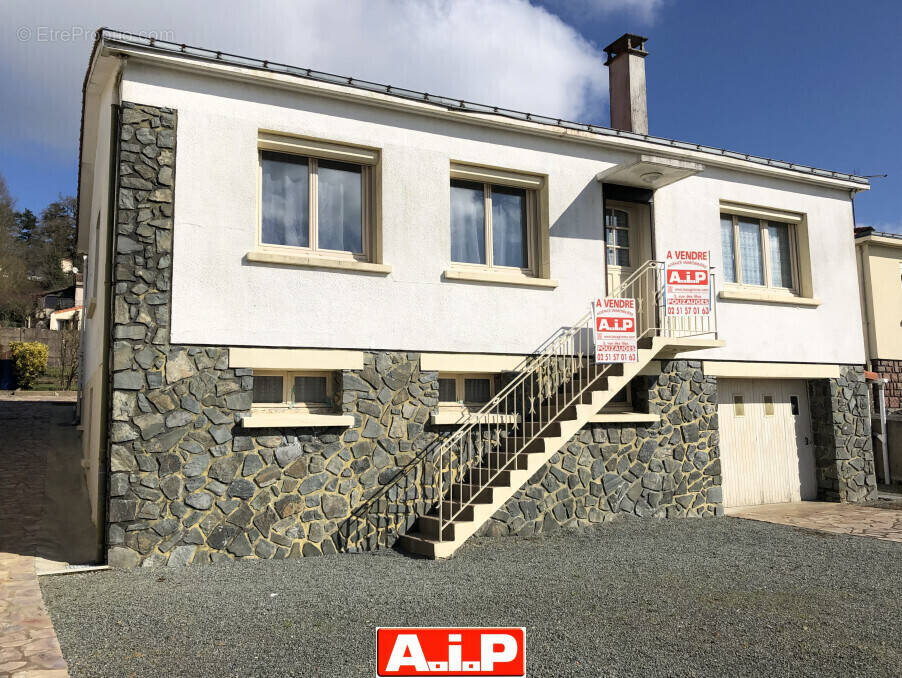 Maison à POUZAUGES