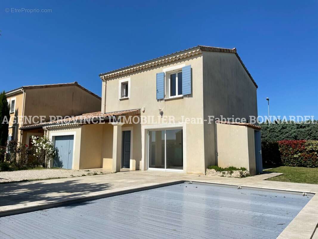 Maison à SUZE-LA-ROUSSE