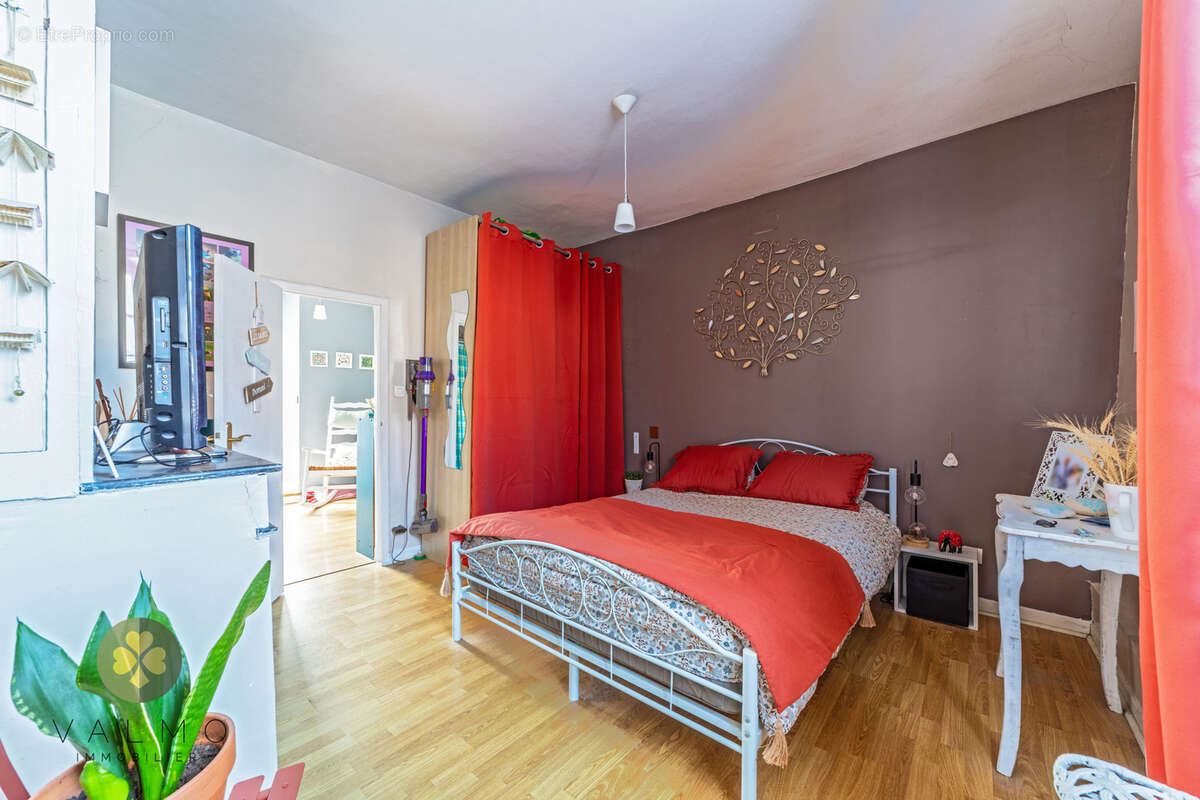 Appartement à LA QUEUE-LES-YVELINES