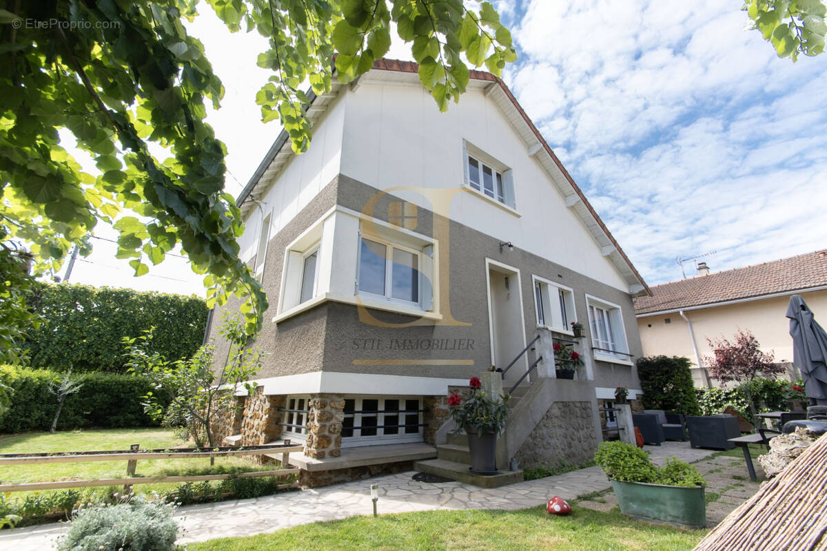 Maison à VIGNEUX-SUR-SEINE