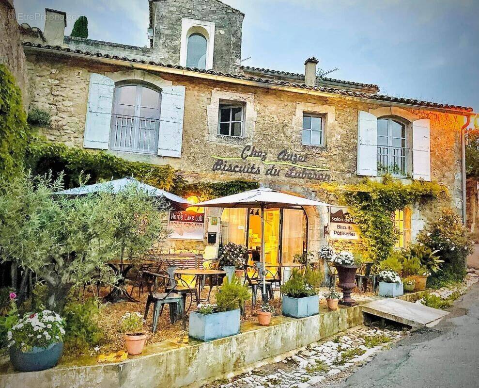 Maison à MENERBES