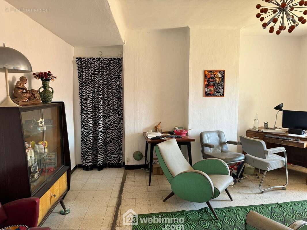Vue de l&#039;entrée dans l&#039;appartement par le Séjour - Appartement à SETE