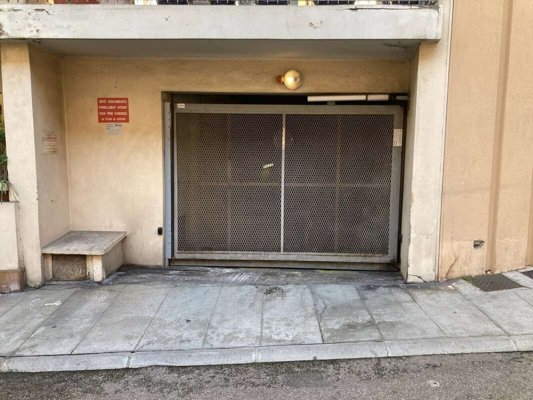 Parking à ANTIBES