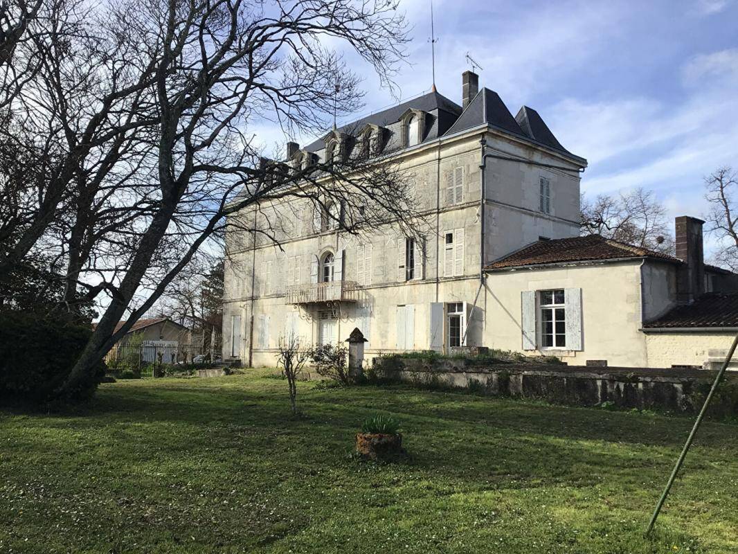 Maison à SEGONZAC