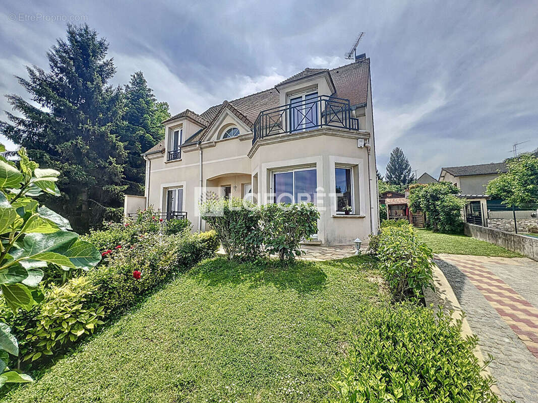 Maison à LINAS