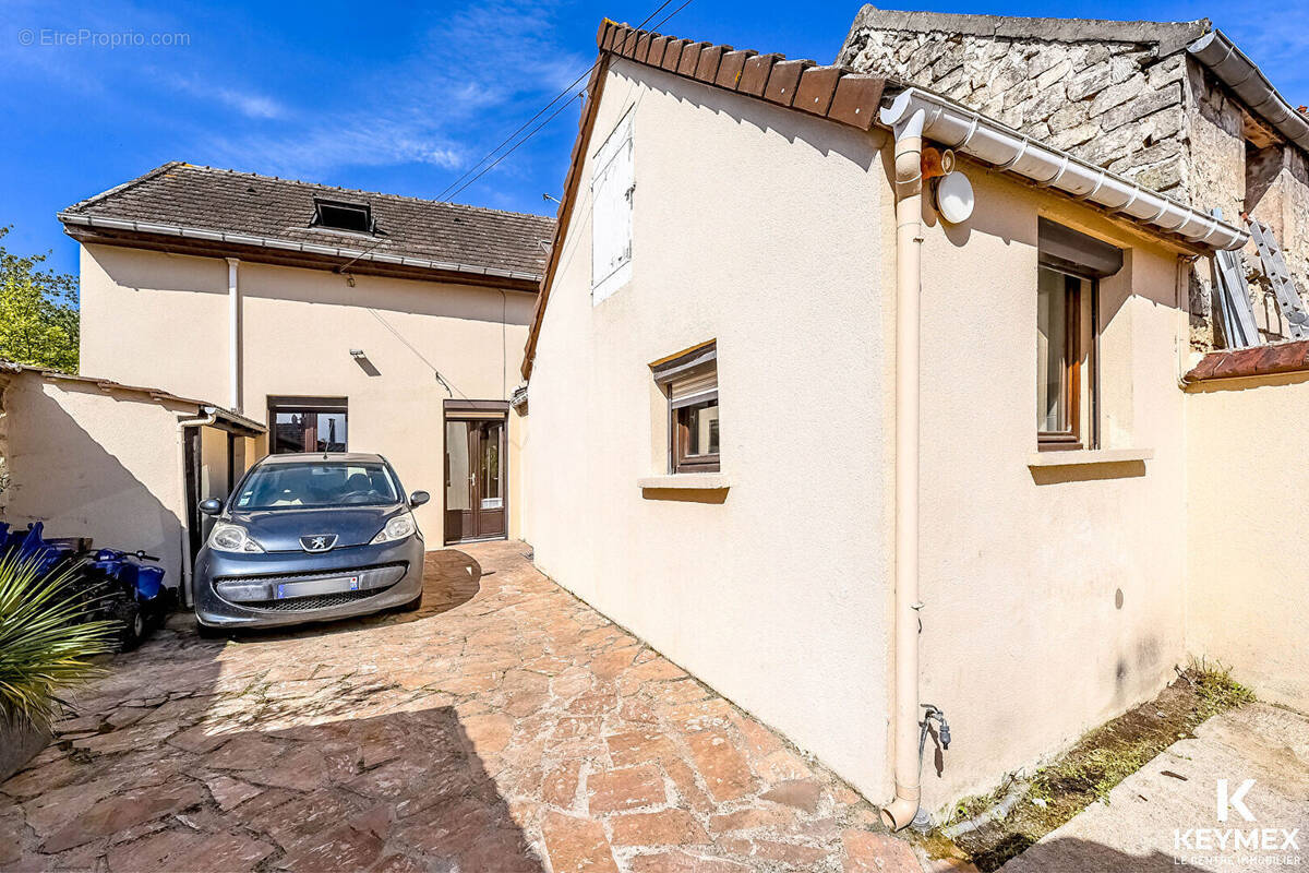 Maison à BRUYERES-SUR-OISE