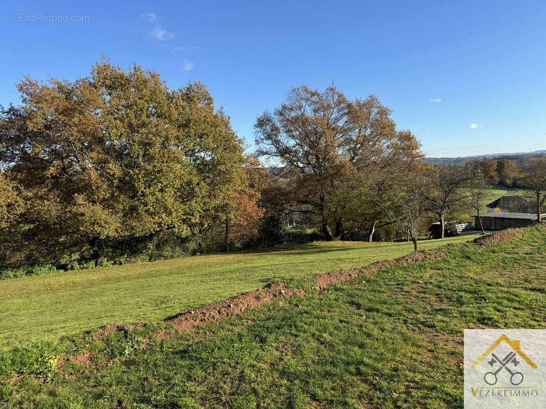 Terrain à ALLASSAC