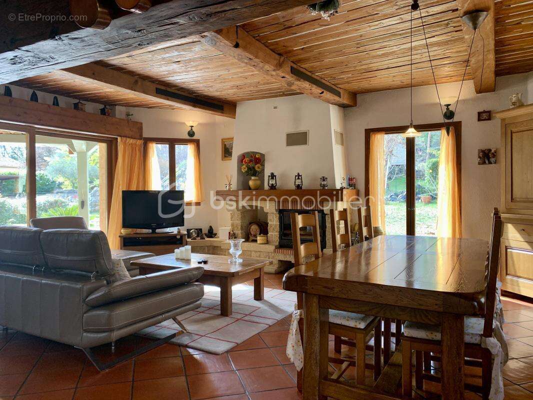 Maison à CALLIAN
