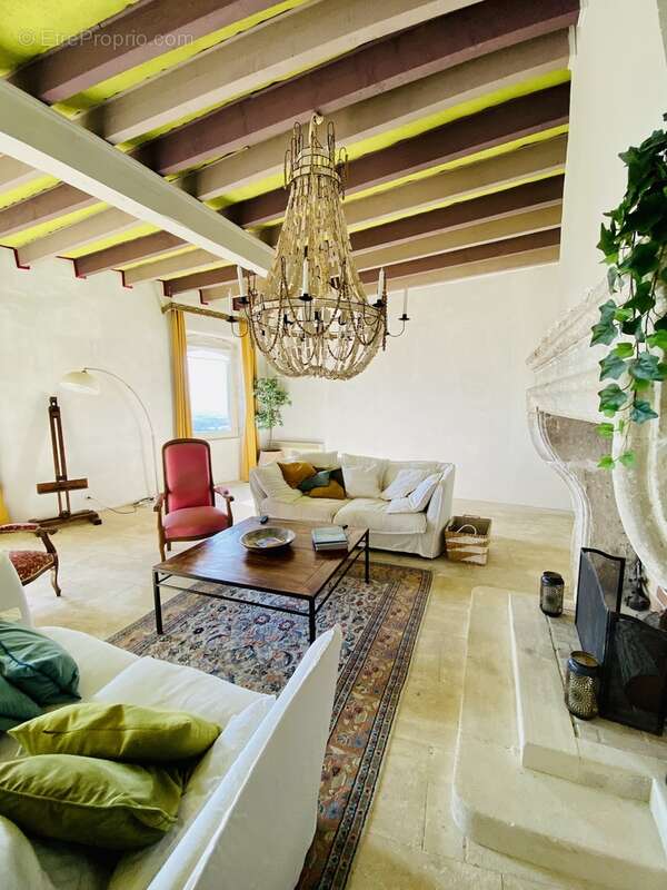 Maison à LA GARDE-ADHEMAR