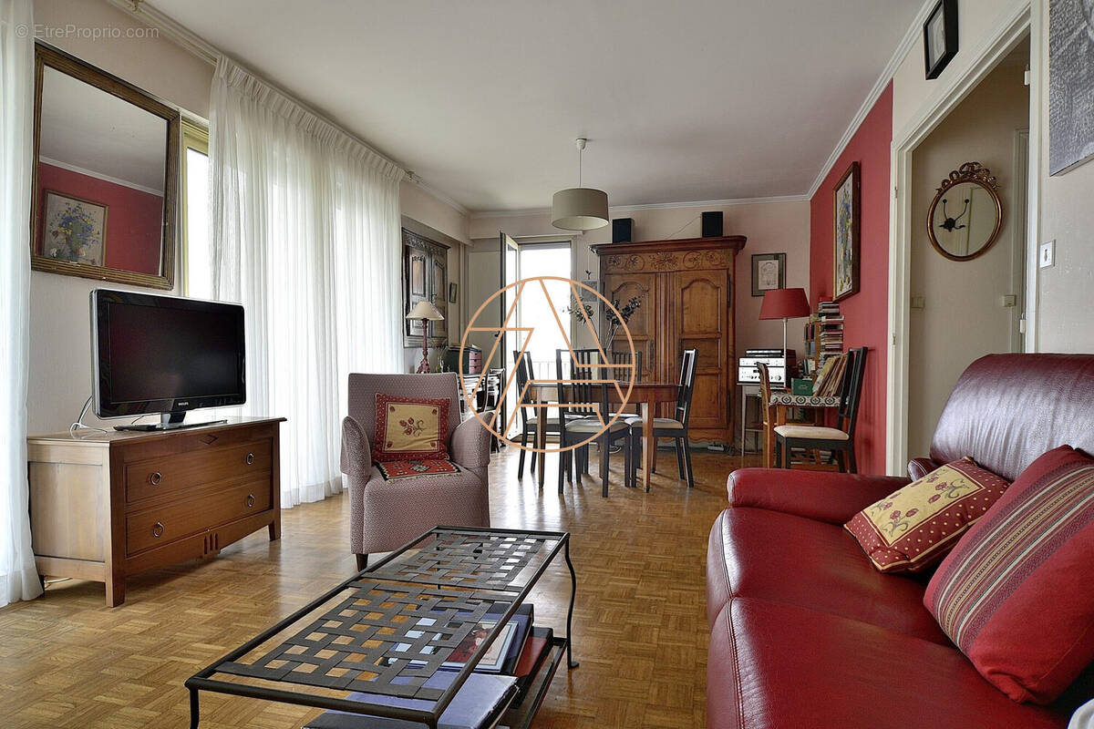Appartement à SAINT-MAUR-DES-FOSSES