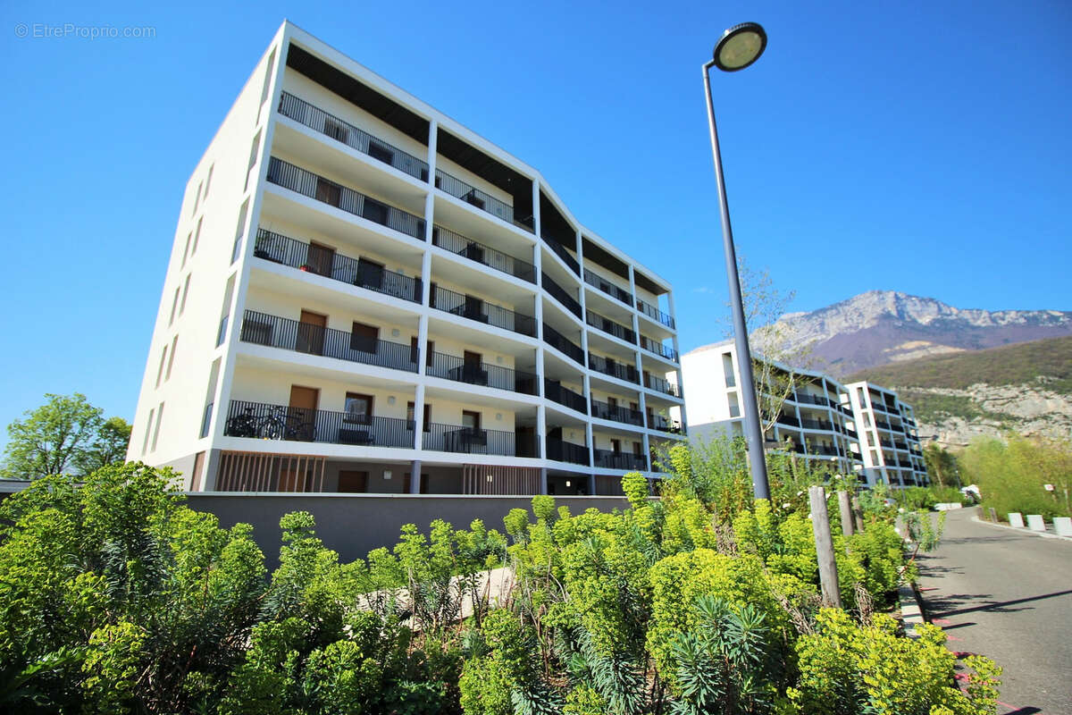 Appartement à LE PONT-DE-CLAIX