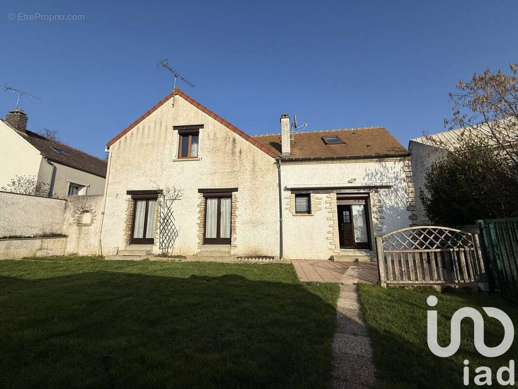 Photo 1 - Maison à ISSOU