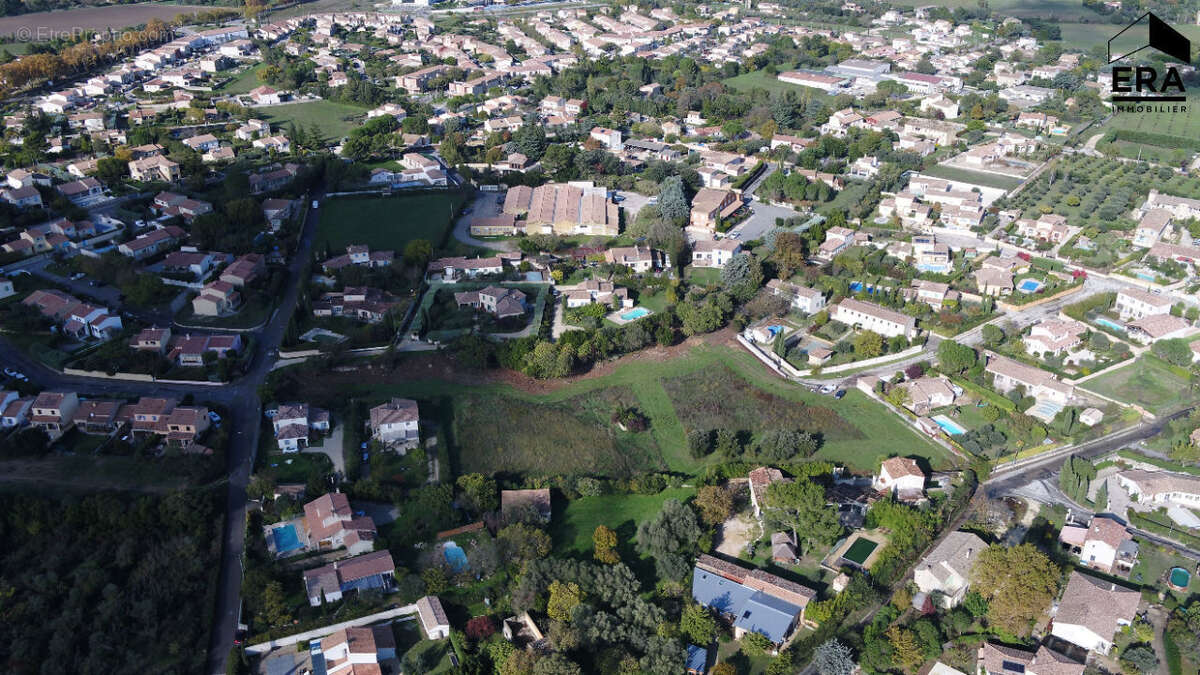 Terrain à UZES