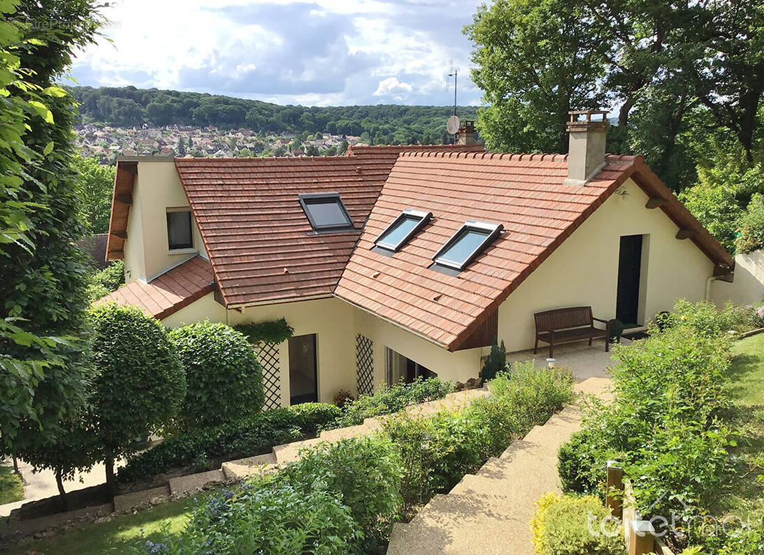 Maison à SAINT-REMY-LES-CHEVREUSE