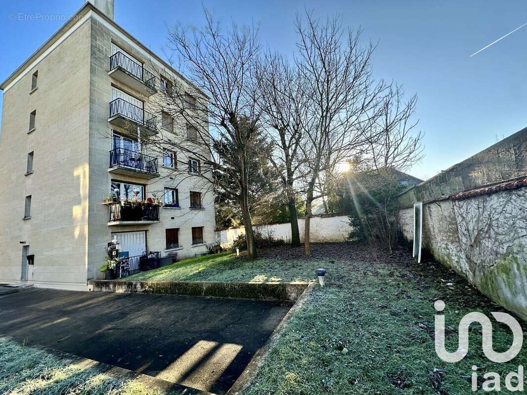 Photo 2 - Appartement à SAINT-MAUR-DES-FOSSES